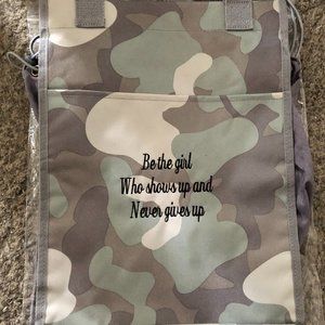 Thirty-one Cinch Tote Soft Camo NWT